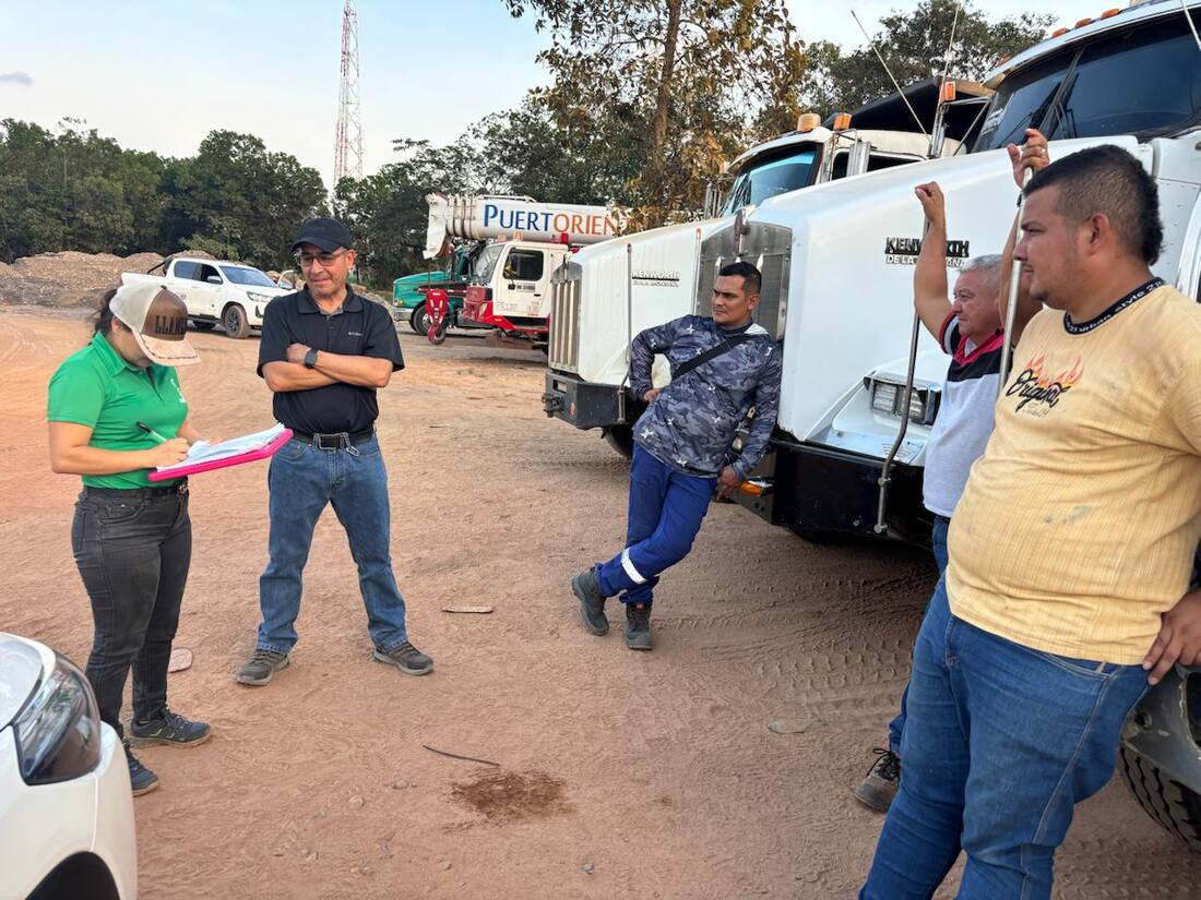 Visita técnica de inspección en campo con equipos de transporte